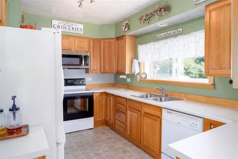 Kitchen - 1302 Montana Ave, Libby, MT 59923 photo 2 of 2