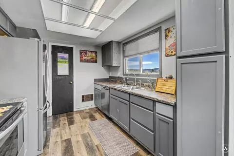 Kitchen - 375 Hope Rd, Helena, MT 59602 photo 2 of 3