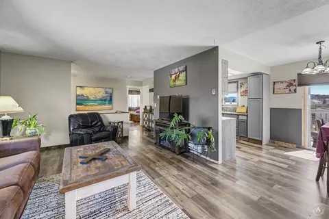 Living - 375 Hope Rd, Helena, MT 59602 photo 2 of 5