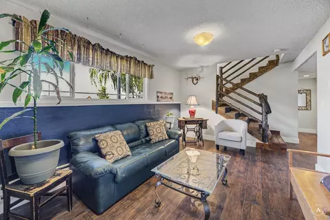 Living - 375 Hope Rd, Helena, MT 59602 photo 5 of 5