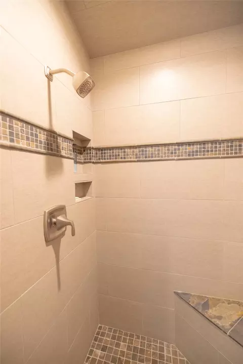 Bath - 401 Boulder Ln, Eureka, MT 59917 photo 7 of 8