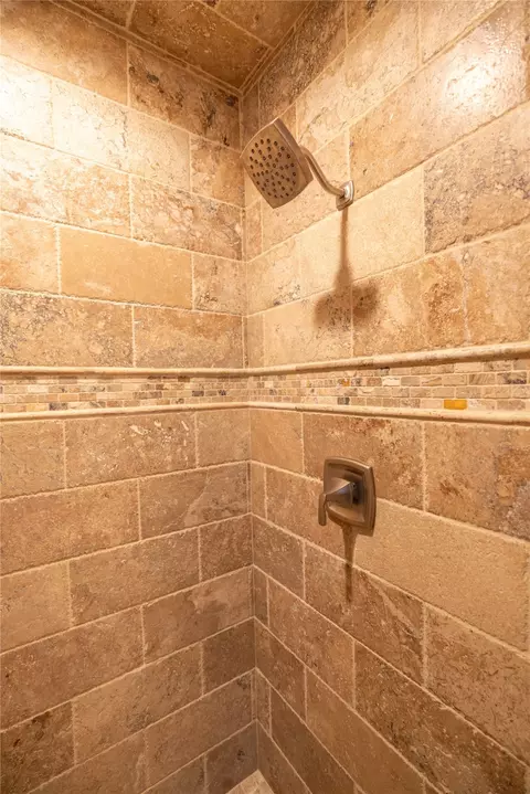 Bath - 401 Boulder Ln, Eureka, MT 59917 photo 3 of 8