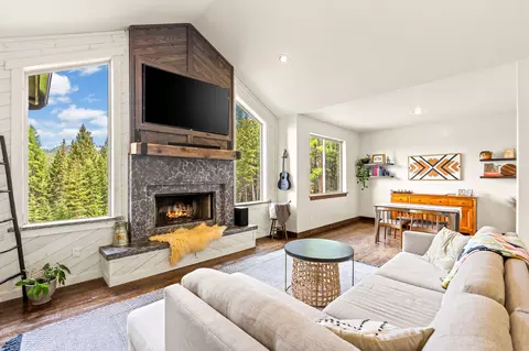2047 Truman Hts, Kila, MT 59920