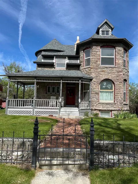 608 N Ewing St, Helena, MT 59601