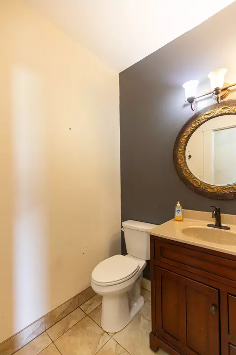 Bath - 815 5th Ave N, Great Falls, MT 59401 photo 7 of 8