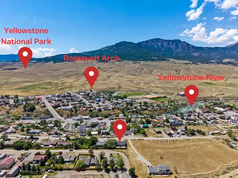 14 Peters Ln, Gardiner, MT 59030