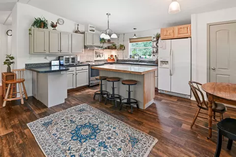 Kitchen - 1432 Bigfork Stage Rd, Bigfork, MT 59911 photo 3 of 5
