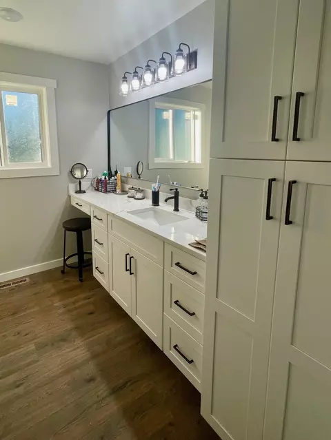 Bath - 281 Dolphin Way, Libby, MT 59923 photo 1 of 4