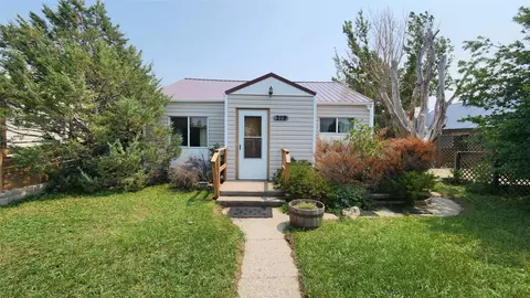 219 5th Ave SW, Cut Bank, MT 59427