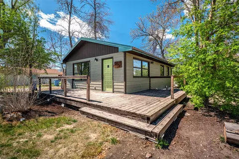 110 4th St N, Fairfield, MT 59436