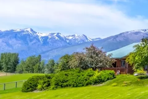 675 Warbler Ln, Corvallis, MT 59828