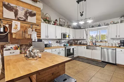 Kitchen - 65629 Mt Highway 37, Eureka, MT 59917 photo 2 of 3