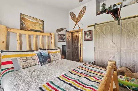 Bedroom - 65629 Mt Highway 37, Eureka, MT 59917 photo 3 of 6