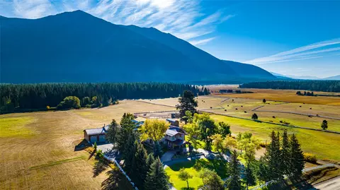 1335 Mooring Rd, Columbia Falls, MT 59912