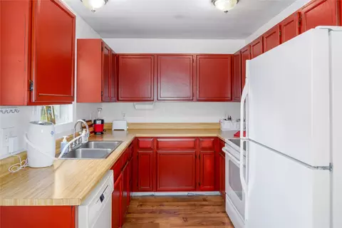 Kitchen - 507 Dome Mountain Ave, Libby, MT 59923 photo 2 of 3