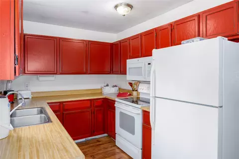 Kitchen - 507 Dome Mountain Ave, Libby, MT 59923 photo 3 of 3