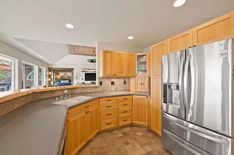 Kitchen - 416 S 420 S Eighty Dr, Somers, MT 59932 photo 4 of 10