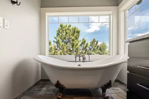 Bath - 30 Meadowgrass Rd, Clancy, MT 59634 photo 4 of 7
