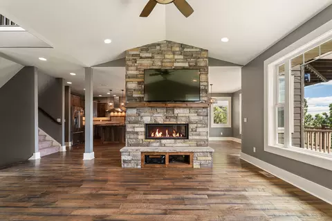 Living - 30 Meadowgrass Rd, Clancy, MT 59634 photo 3 of 9