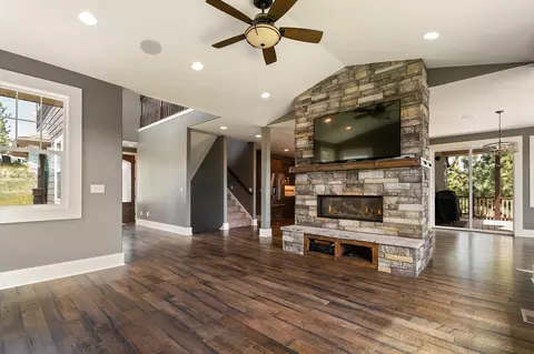 Living - 30 Meadowgrass Rd, Clancy, MT 59634 photo 4 of 9