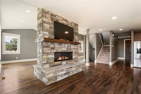 Living - 30 Meadowgrass Rd, Clancy, MT 59634 photo 7 of 9