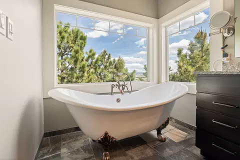 Bath - 30 Meadowgrass Rd, Clancy, MT 59634 photo 3 of 7