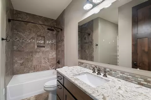 Bath - 30 Meadowgrass Rd, Clancy, MT 59634 photo 6 of 7
