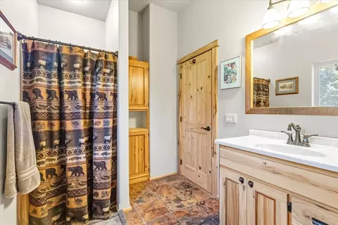 Bath - 130 Glen Hills Dr, Eureka, MT 59917 photo 3 of 4