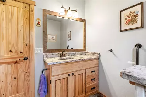 Bath - 130 Glen Hills Dr, Eureka, MT 59917 photo 2 of 4