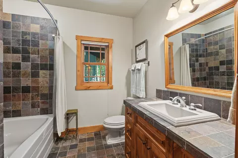 Bath - 599 Pommel Dr, Bigfork, MT 59911 photo 3 of 5