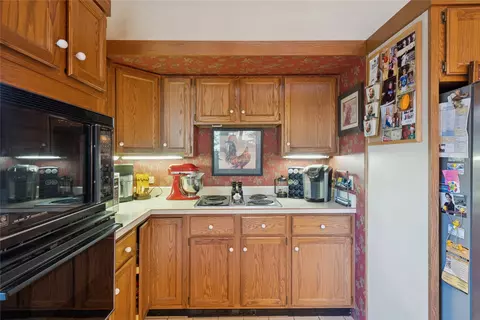 Kitchen - 85 Golf Ter, Bigfork, MT 59911 photo 3 of 4