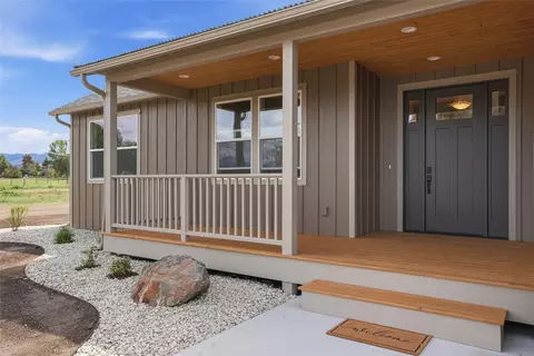211 Blood Ln, Hamilton, MT 59840