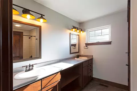 Bath - 5655 Longview Dr, Florence, MT 59833 photo 6 of 7
