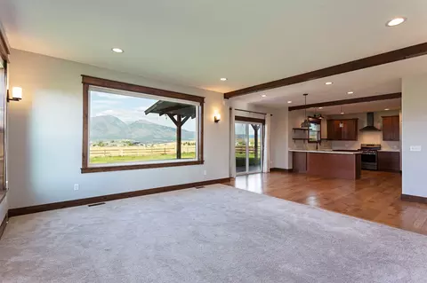Living - 5655 Longview Dr, Florence, MT 59833 photo 3 of 6