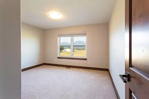 Bedroom - 5655 Longview Dr, Florence, MT 59833 photo 5 of 11