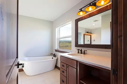 Bath - 5655 Longview Dr, Florence, MT 59833 photo 2 of 7