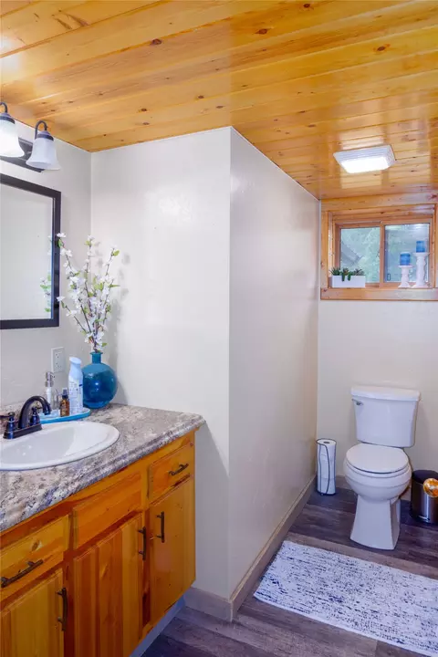Bath - 465 Luscher Dr, Libby, MT 59923 photo 3 of 7