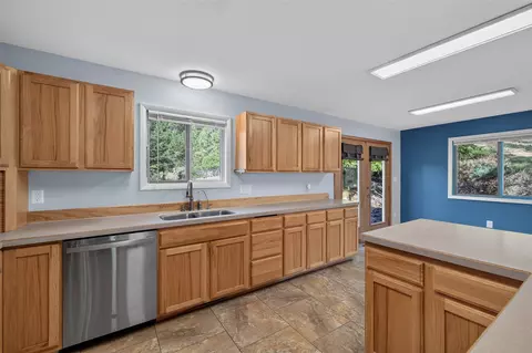 Kitchen - 1 Rock Ridge Dr, Clancy, MT 59634 photo 4 of 4
