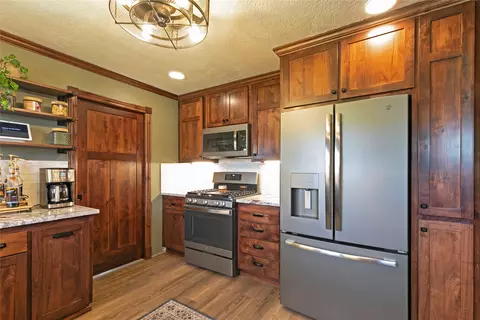 Kitchen - 456 Cooper Ln, Hamilton, MT 59840 photo 3 of 4