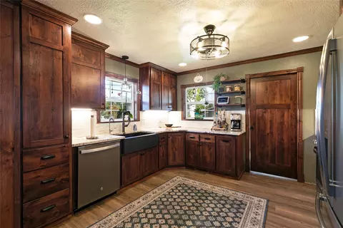Kitchen - 456 Cooper Ln, Hamilton, MT 59840 photo 2 of 4
