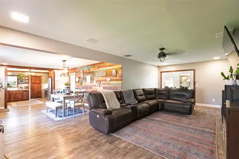 Living - 456 Cooper Ln, Hamilton, MT 59840 photo 3 of 5
