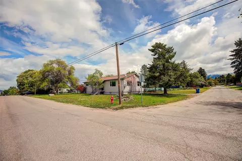 1411 7th St E, Polson, MT 59860