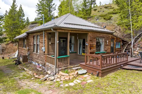 405 N Forest St, Neihart, MT 59465