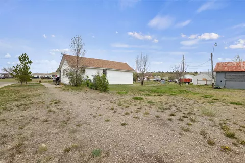 407 Liberty Ave, Shelby, MT 59474