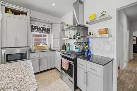 Kitchen - 8 Bessler Rd, Clancy, MT 59634 photo 3 of 5