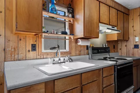 Kitchen - 2 Blackman St, Silver Star, MT 59751 photo 4 of 4