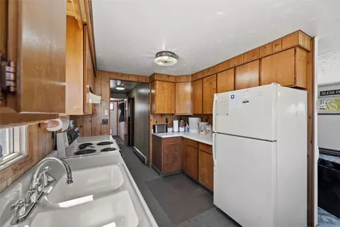 Kitchen - 2 Blackman St, Silver Star, MT 59751 photo 3 of 4