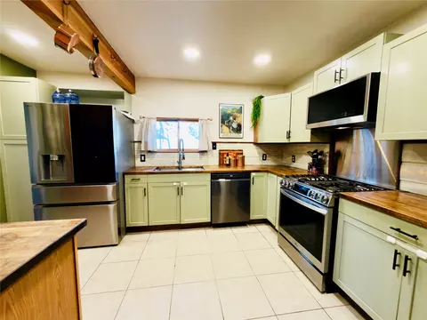 Kitchen - 217 E Ravalli St, Hamilton, MT 59840 photo 3 of 4