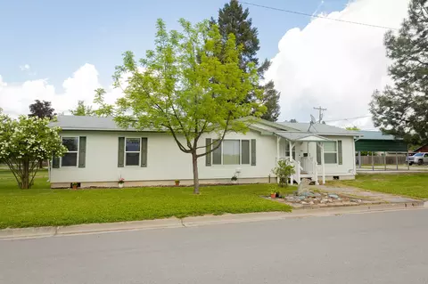516 W 4th St, Libby, MT 59923