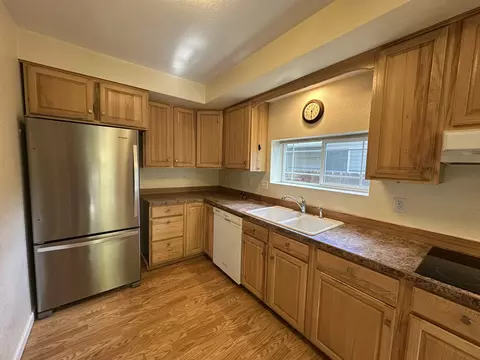 Kitchen - 905 6th Ave E, Kalispell, MT 59901 photo 2 of 4